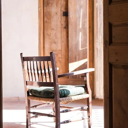 Ca La Merce Batista Palau Saverdera